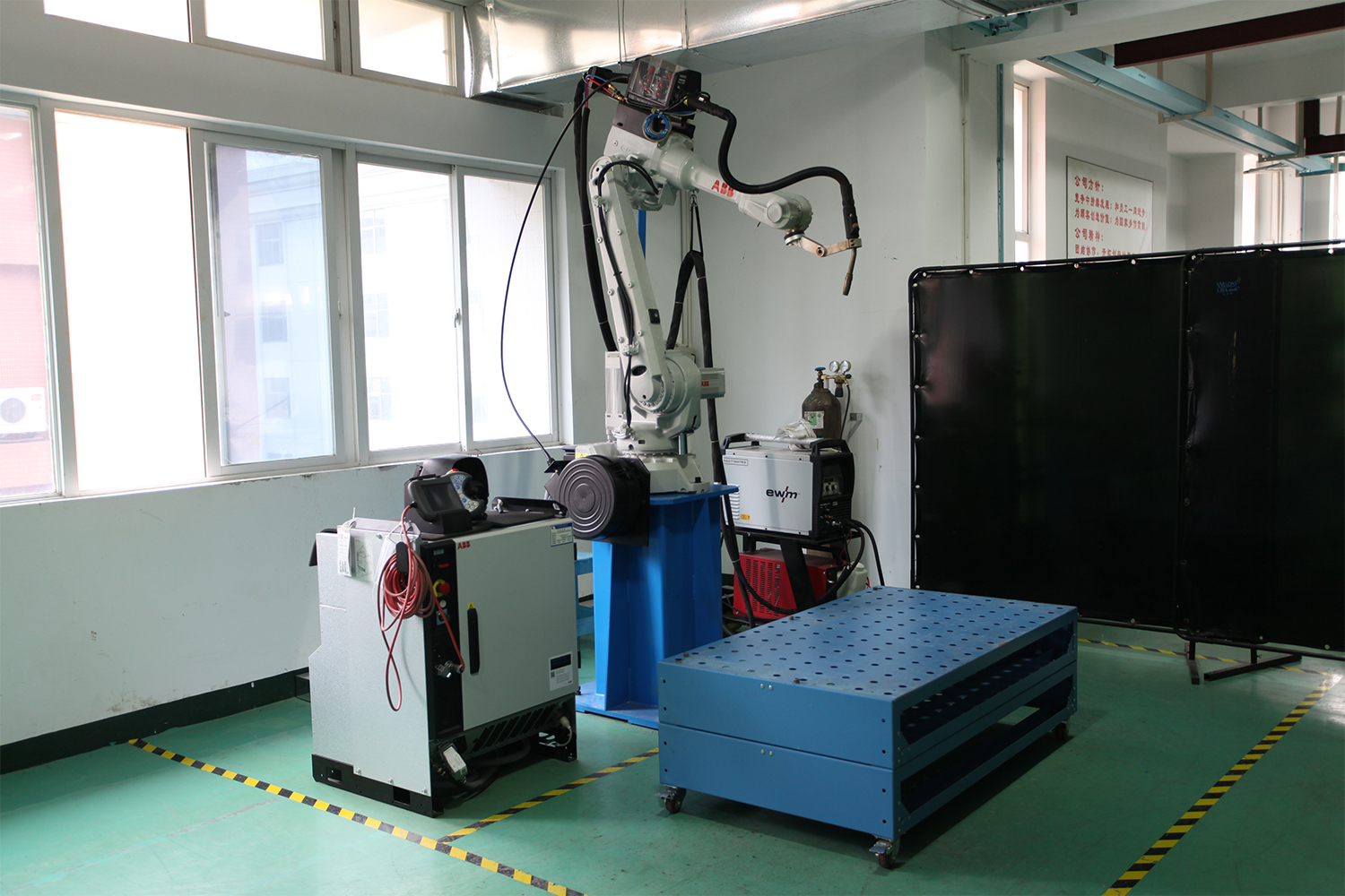 IRB2600-507371充气柜机器人半自动焊接系统