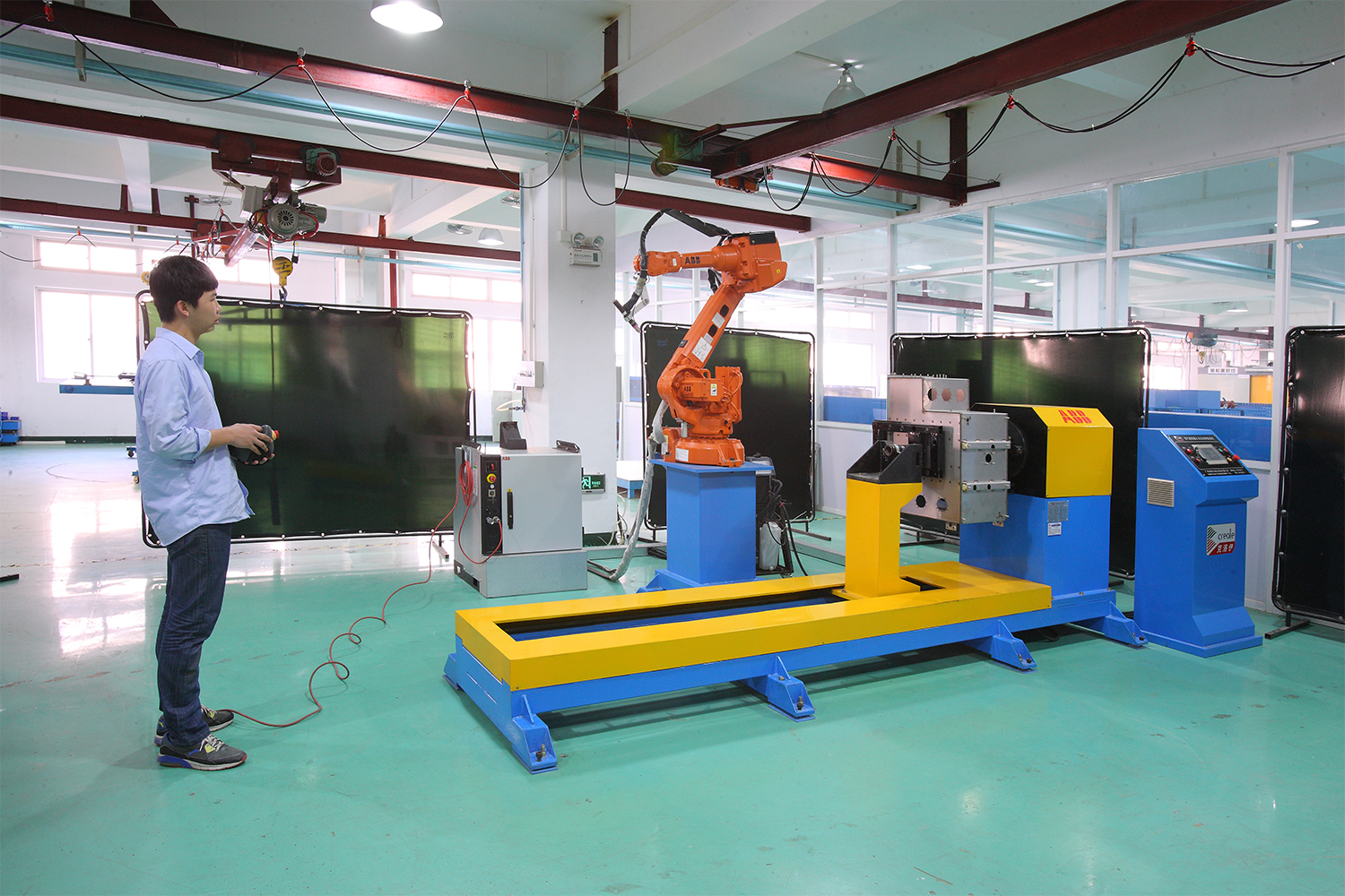 CYHT197型充气柜全自动智能焊接机器人